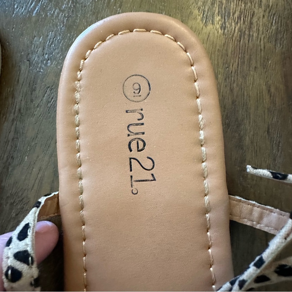 Rue21 Size 9 Cheetah Print Sandals! - Picture 3 of 3